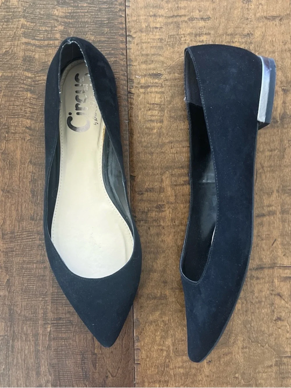 Circus by Sam Edelman black suede pointed toe flats with silver heels, sz 9.5 - Picture 2 of 5